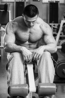 Gücü eğitim profesyonel sporcu spor salonunda