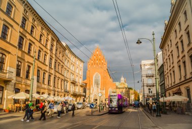 Krakow, Polonya - 28 Eylül 2015: Krakow en çok ziyaret edilen Polonya'da yabancı turistler ve Polonyalılar arasında bir şehirdir.