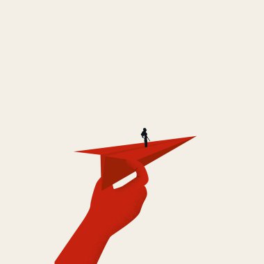 Kağıt uçak konsepti üzerinde çalışan bir iş kadını. Liderlik, hırs ve motivasyon sembolü.