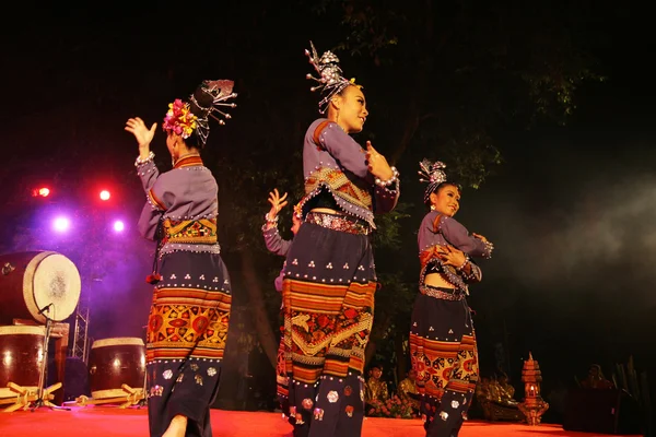 Danse traditionnelle thaïlandaise — Photo