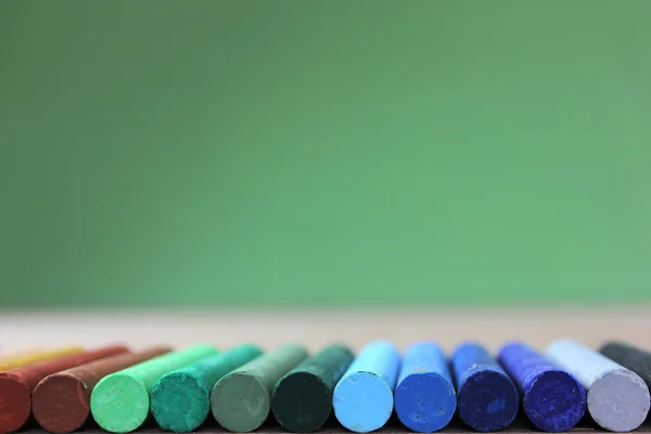 Crayons lined — Stock Photo, Image