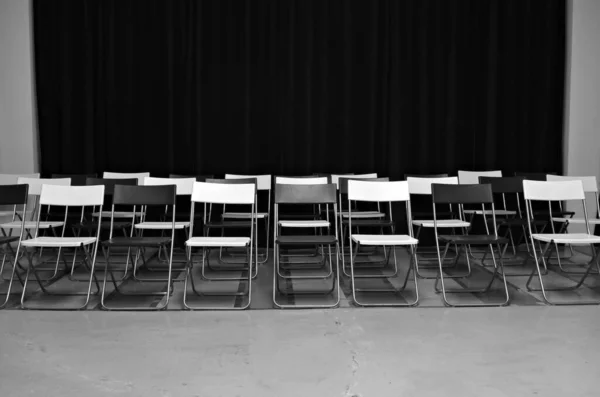 Empty Black Room Class Waiting Master His Followers — Stock Photo, Image