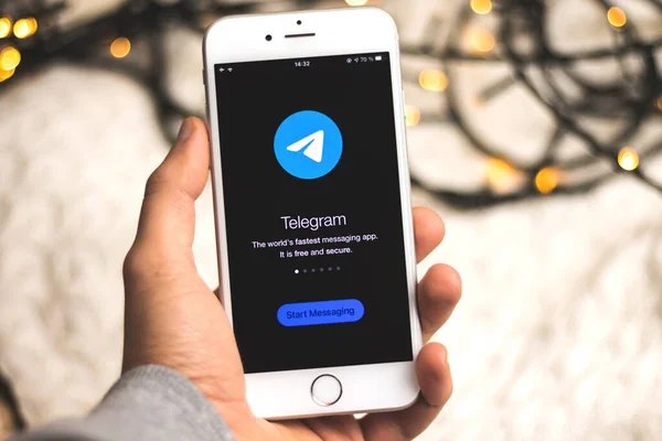 Kharkov Ucraina Gennaio 2021 Applicazione Telegramma Uno Schermo Smartphone Apple — Foto Stock
