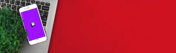 คาร คอฟ เครน มกราคม 2021 โลโก Twith แอพพล เคช นบนสมาร — ภาพถ่ายสต็อก