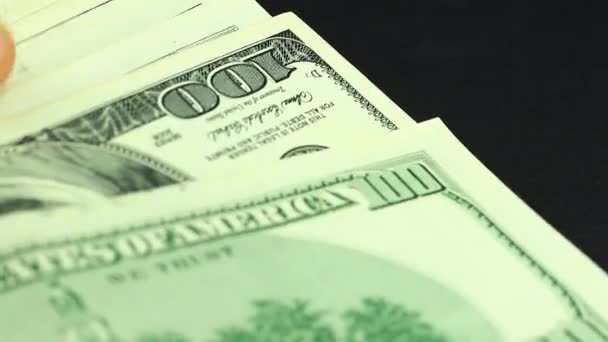 Närbild av att räkna amerikanska pengar, makro dollar, bank affärsman sedel, finansiella och investeringar koncept — Stockvideo