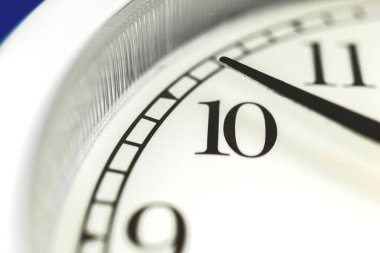 Alarm saati yakın plan fotoğraf, makro rakamlar, zaman konsepti fotoğrafı