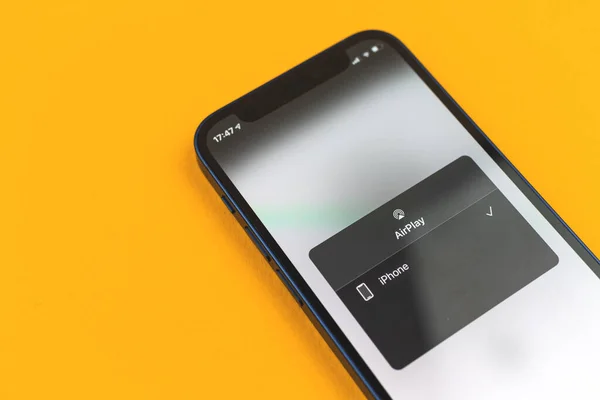 Kharkov, Ukrayna - 10 Mart 2021: Apple 'ın yayın uygulaması ve hizmeti, kopyalama alanı