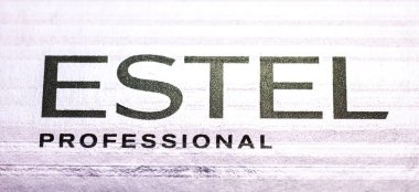 Kharkov, Ukrayna - 23 Mart 2021: Estel Profesyonel logosu yakın plan, afiş fotoğrafı