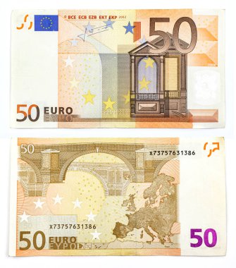 Beyaz arka planda izole edilmiş 50 avro, iki taraf da yakın plan.