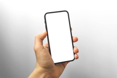 Boş beyaz ekranlı, cep telefonlu, modern çerçevesiz akıllı telefon.