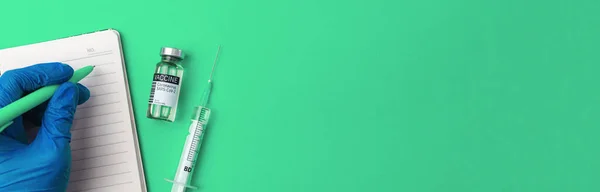 Koncepcja Zaszczepienia Opieka Zdrowotna Baner Medyczny Fiolką Strzykawką Zawierającą Szczepionkę — Zdjęcie stockowe