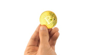 Bir bitcoin beyaz zemin üzerinde izole edilmiş, kripto para ödeme konsepti ve transferler, kripto altın para fotoğrafı