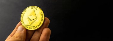 İş ve finans ethereum kripto para birimi afişi kopya alanı, siyah arkaplan