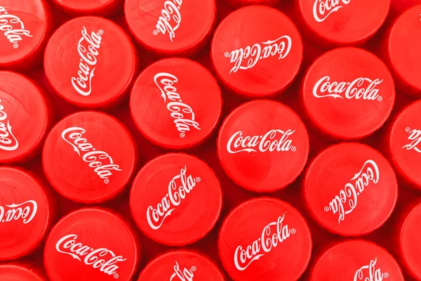 Kharkov Ukrajna Május 2021 Sok Piros Sapkák Coca Cola Logó — Stock Fotó