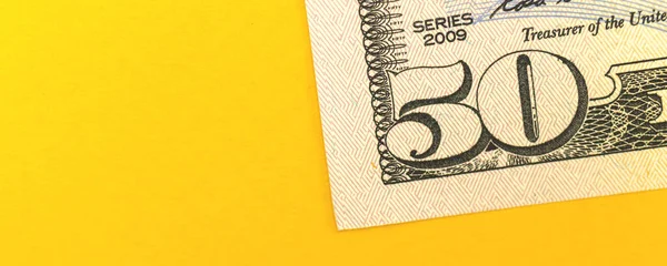 Ganhar Dinheiro Banner Conceito Nota Cinquenta Dólares Fundo Amarelo Escritório — Fotografia de Stock