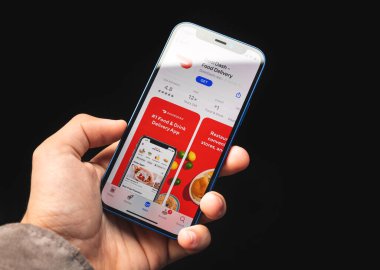 Kharkov, Ukrayna - 4 Haziran 2021: Doordash gıda dağıtım uygulaması, cep telefonu uygulaması ekranda