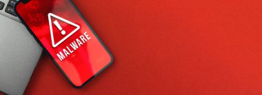 Akıllı telefon ekranındaki kötü amaçlı yazılım, boşluğu kopyala 