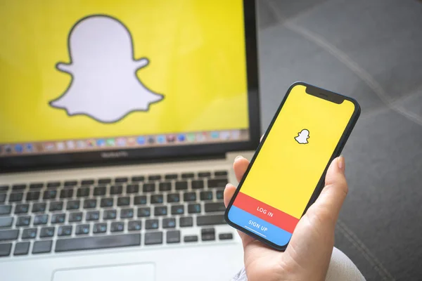Charkov Ukrajina Srpna 2021 Logo Aplikace Snapchat Obrazovce Mobilního Telefonu — Stock fotografie