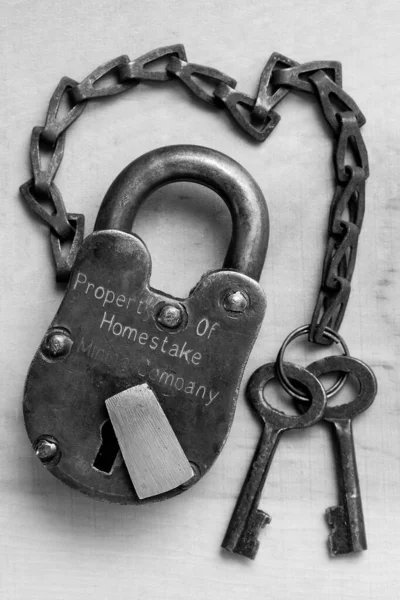 Early Style Padlock Klávesami Řetězu — Stock fotografie