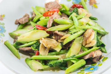 Kale istiridye soslu kızarmış. Tayland gıda.