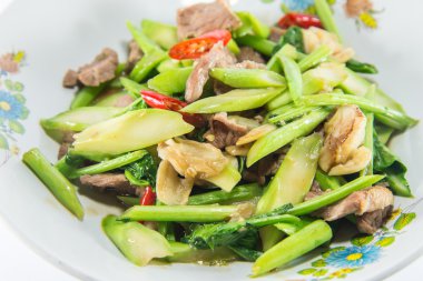 Kale istiridye soslu kızarmış. Tayland gıda.