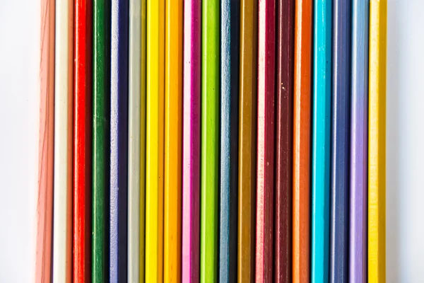 Lápis de cor sobre fundo branco, isolados — Fotografia de Stock