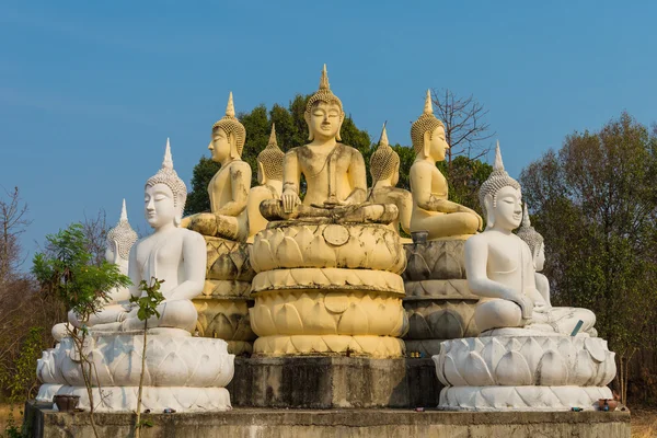 Tayland tapınağındaki Buda heykeli. — Stok fotoğraf