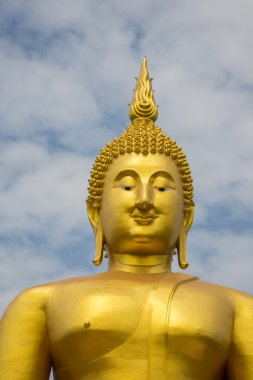 büyük bir Buda heykeli