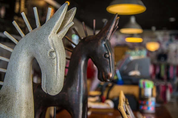 Wooden horses that were on the table to decorate. — Stock Photo, Image