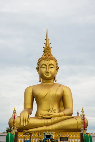 Boeddhabeeld in de tempel van Thailand. — Stockfoto