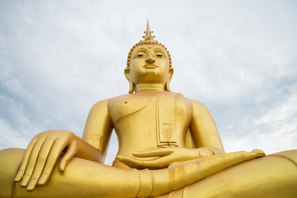 Άγαλμα του Βούδα στο ναό της Ταϊλάνδης. — Φωτογραφία Αρχείου
