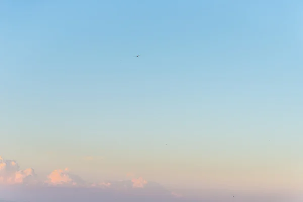 Céu azul fundo — Fotografia de Stock