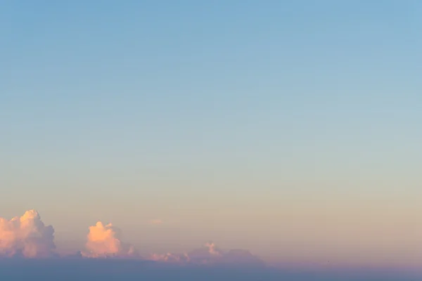 Céu azul fundo — Fotografia de Stock