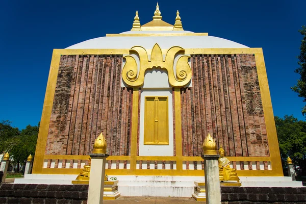 La pagoda d'oro nel tempio della Thailandia. — Foto Stock