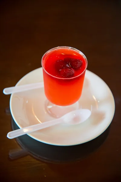 Świeży sok truskawkowy, poziomkowy — Zdjęcie stockowe