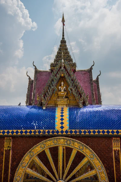 Tempel in Thailand, wat prathat ruang rong, thailand. — Stockfoto