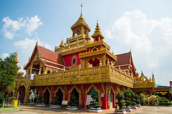 Chrám v Thajsku, Wat Prathat Ruang Rong, Thajsko. — Stock fotografie