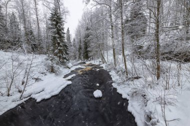 Yukankoski Şelalesi (Beyaz Köprüler), Kulismayoki Nehri, Rusya, Karelia