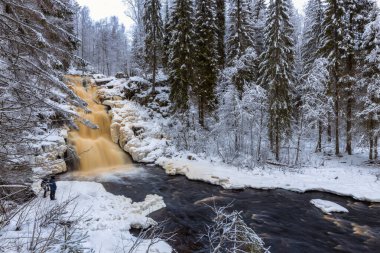 Yukankoski Şelalesi (Beyaz Köprüler), Kulismayoki Nehri, Rusya, Karelia