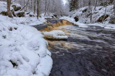 Yukankoski Şelalesi (Beyaz Köprüler), Kulismayoki Nehri, Rusya, Karelia