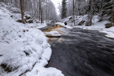 Yukankoski Şelalesi (Beyaz Köprüler), Kulismayoki Nehri, Rusya, Karelia