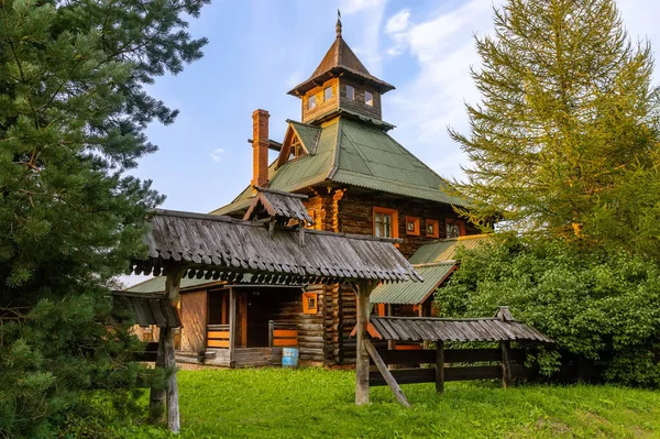Holzhaus Ein Beispiel Altrussischer Architektur Das Dorf Swjatogorowo Bezirk Dmitrowski — Stockfoto