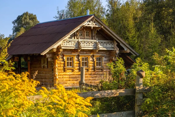 Dřevěný Dům Příklad Starobylé Ruské Architektury Vesnice Svyatogorovo Okrese Dmitrovského — Stock fotografie