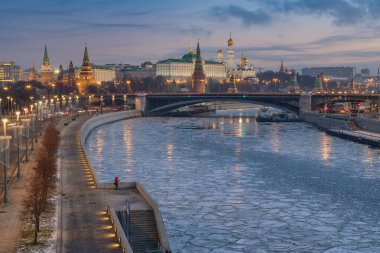 Kremlin ve Moskova nehri, Moskova ve Rusya 'nın sabah manzarası