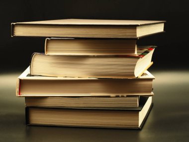 Stapel dicker Buecher Vintage Görünümü