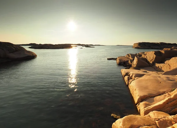 Sonnenuntergang an der Schaerenkueste
