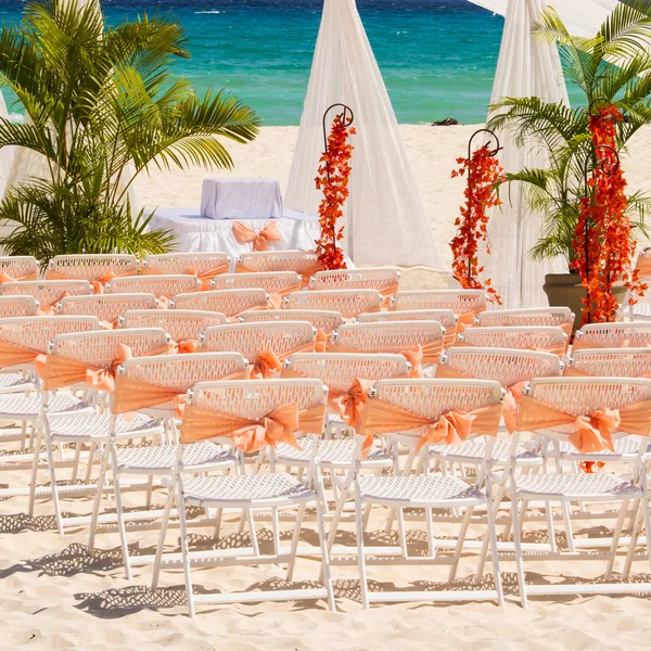 Préparation de mariage sur la plage mexicaine — Photo