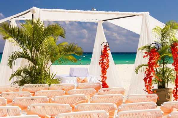 Preparación de bodas en playa mexicana — Foto de Stock
