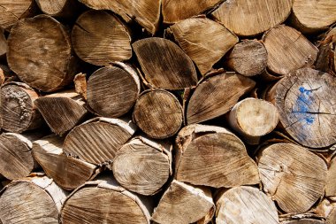 yakacak odun yığını