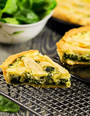 ev yapımı ıspanaklı kiş